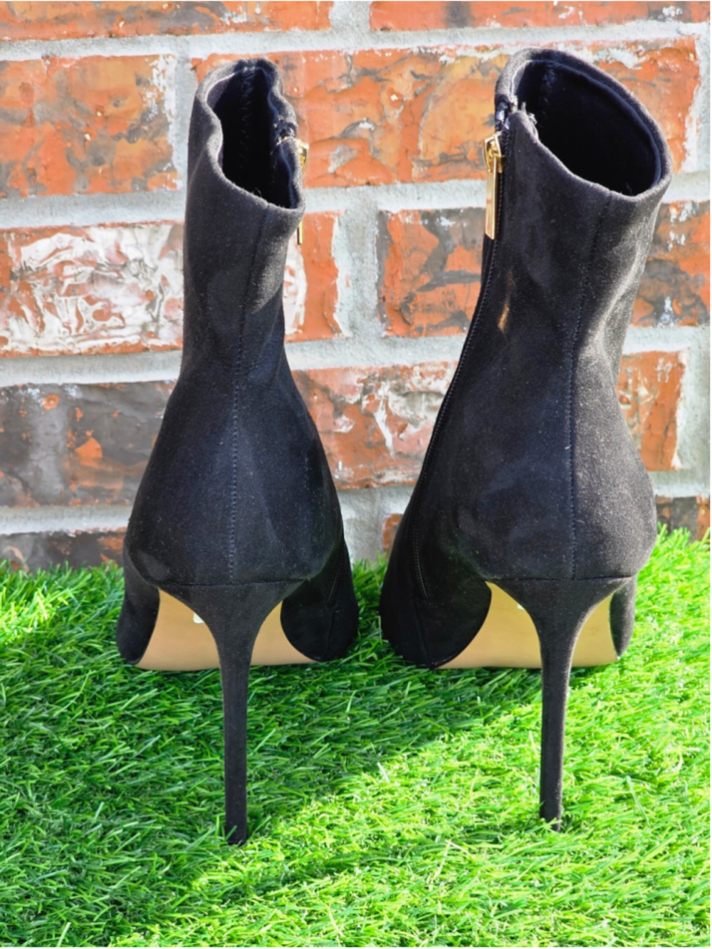 Women's Unbranded Black Heeled Boots Size 15 with Gold Zippers - Picture 5 of 7
